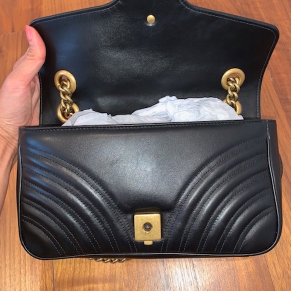 GUCCI  Calfskin Matelasse Small GG Marmont Shoulder Bag Black - Picture 3 of 10